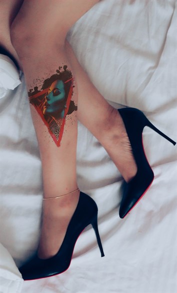 Gerçekçi Geçici Kadın Modelli Dövme Tattoo