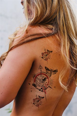 Gerçekçi Geçici Pusula ve Ölübaş Güvesi Dövme Tattoo