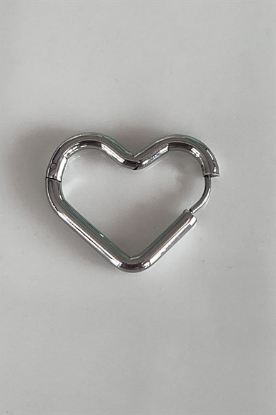 Gümüş Renk Kalp Figürlü Küçük Boy Çelik Küpe (Tek)